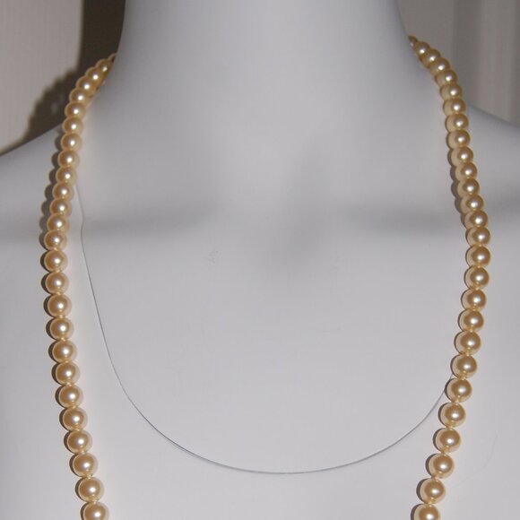 NWOT Vintage 1999 Monet Mother of Pearl Necklace, 31" Long - Picture 12 of 12